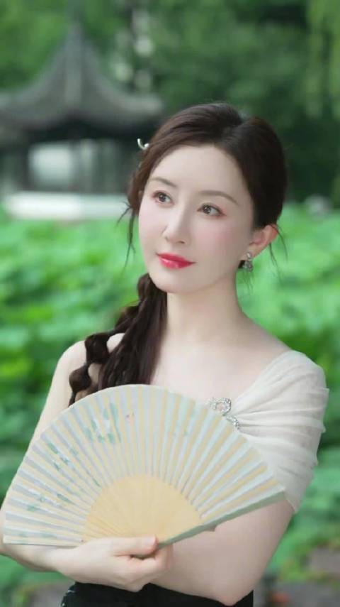 舒畅回应面部状态,自称38岁状态挺好