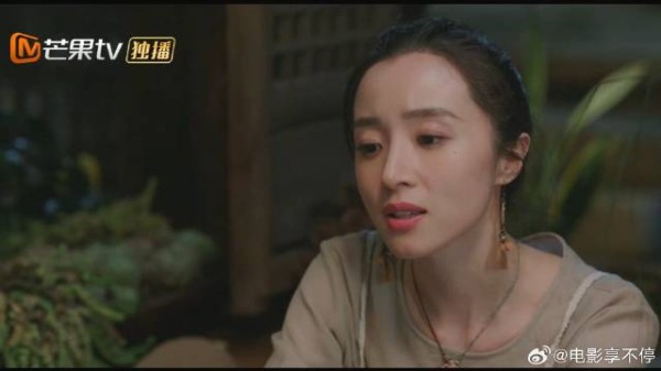 海王和美女合唱,到底孰强孰弱,大师眼神给出判断