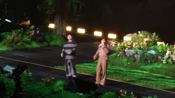 在九月的演唱会现场听见《九月底》,张新成与余佳运的合作,浪漫感扑面而来