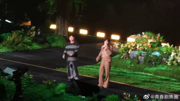 巡演首位嘉宾登场，张新成余佳运同台演唱九月底，温柔治愈的歌声久久不散