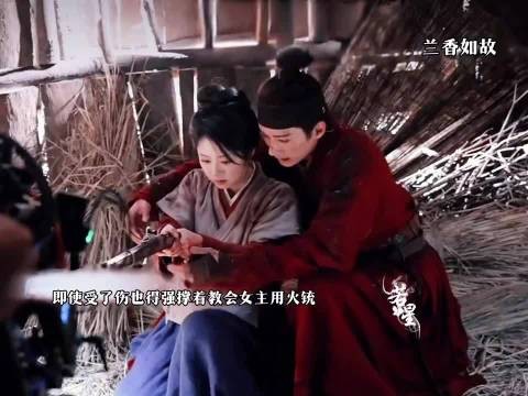 内娱救人戏终于不假，大爷挡墙手差点废了