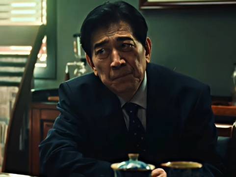 李队长始终坚守岗位,尽职尽责! 鹅在交锋里反复推翻答案