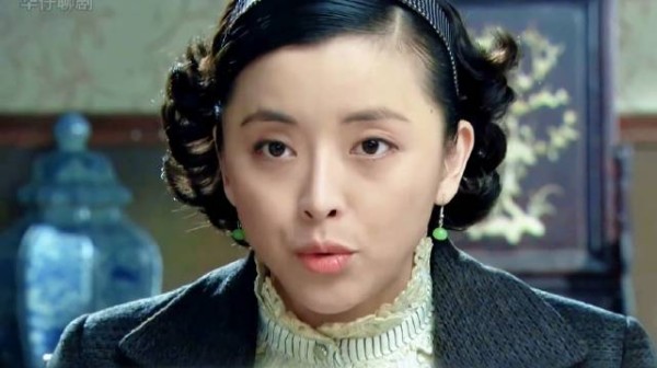 那文无意中发现秀儿和一郎好上了三妯娌齐上阵让她与传武离婚 !