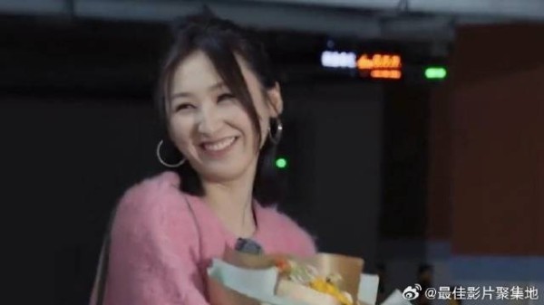 高海宁被小鲜肉疯狂追求 看到焉栩嘉准备的惊喜，瞬间沦陷了！