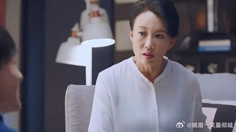 贺爸贺妈好可爱,贺灿阳说实话被打,太逗了