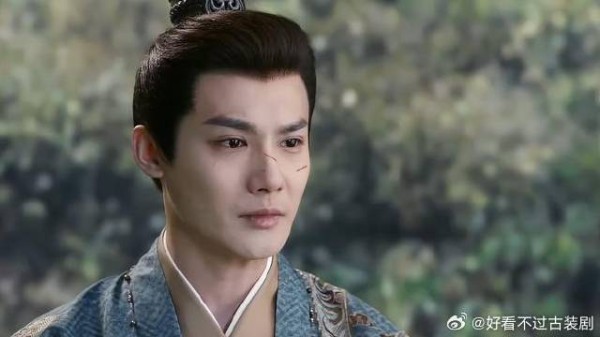杨静澜与季英英相互拿出信物表明心意