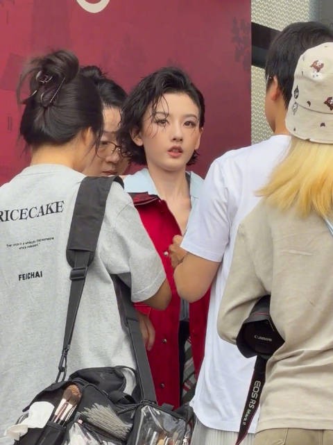 好英气的湿短发 被祖儿帅晕!