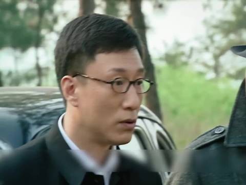 翠平刚到天津马奎就对她疯狂试探余则成被吓出一身冷谍战剧