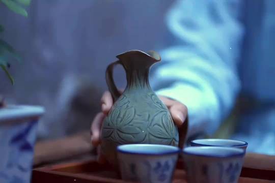 他不认识兰香,但兰香记得退婚书每个字