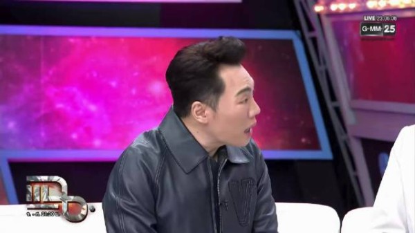 对话中teeteepor透露母亲是经理,一家住清迈