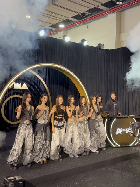 RED女团WMA微博音乐盛典现场来了! 妹妹们今天状态好好