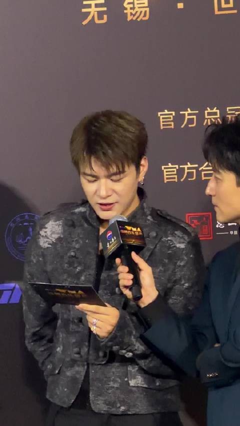 石凯讲话十八秒我一秒没听懂,能有老乡来翻译吗哈哈哈哈哈