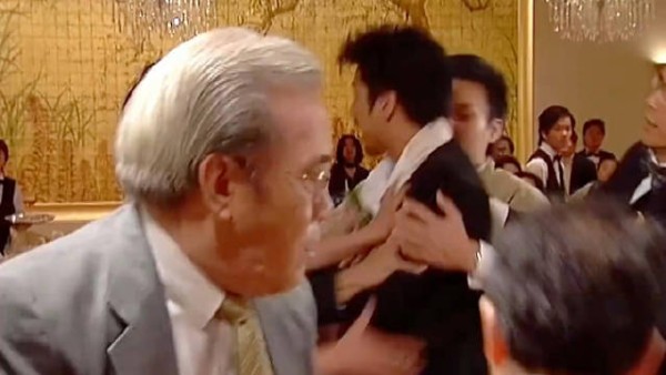 情陷夜中环:豪门阔少气到不行 父亲竟偏袒养子!