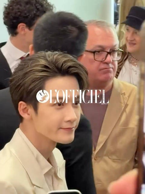 海外平台媒体镜头下的檀健次,抵达Fendi 2027春夏大秀现场