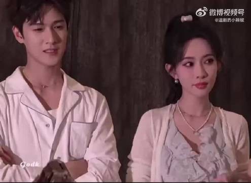 麻麻咪呀~再看这波营业还是满分,好日常好情侣感啊