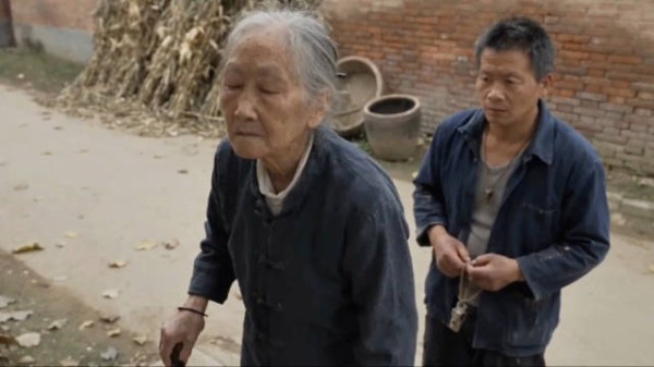 根据真人真事改编!母亲知道自己时日不多,为痴傻儿子准备后路。