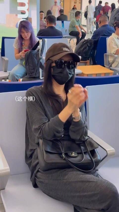 王鸥收停产染眉膏，笑称刷到60岁退役