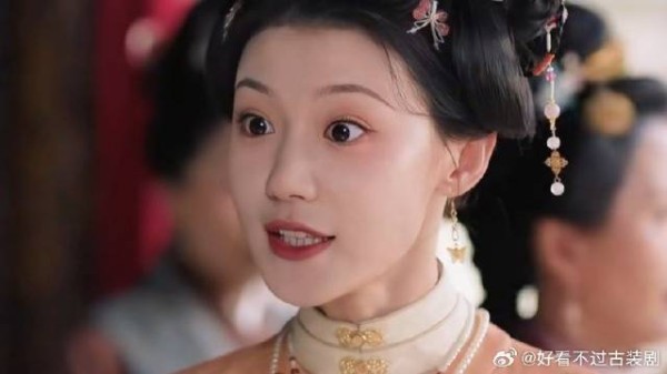 当喜欢的女子遭遇危机,看看这两个男子是怎样做的