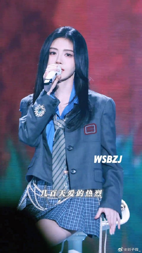鞠婧祎现场演唱追星女共鸣曲，双向奔赴