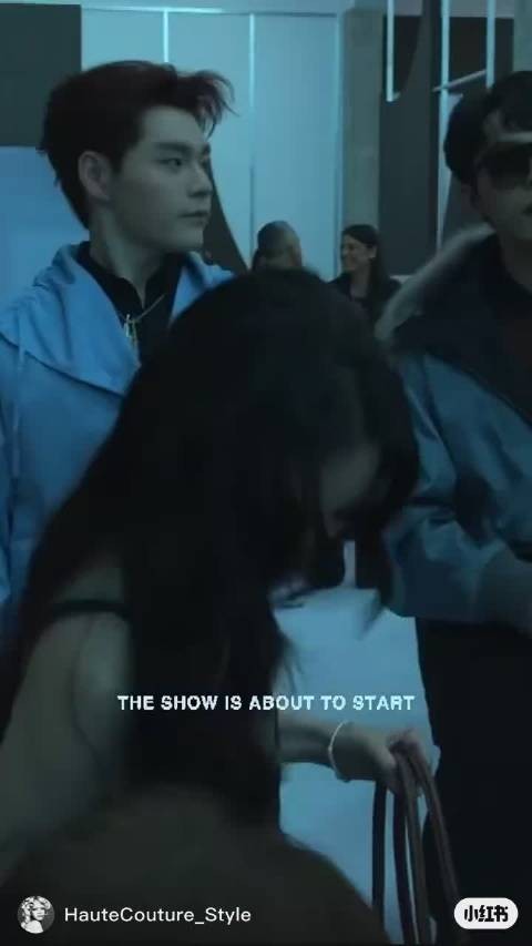 来自秀场的飞吻
