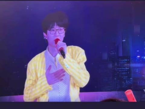 许嵩婚后首秀,全场观众齐喊新婚快乐