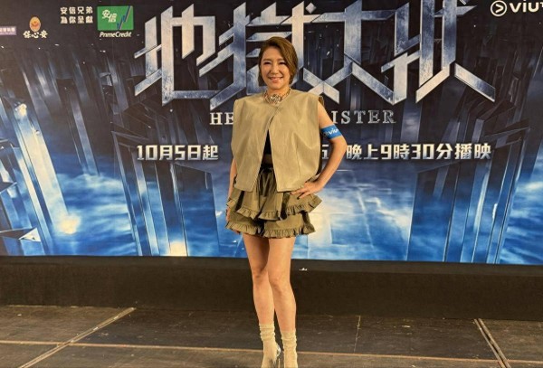香港知名女星曝遇严重车祸,右手扭成“7”字,与剧中情节相似