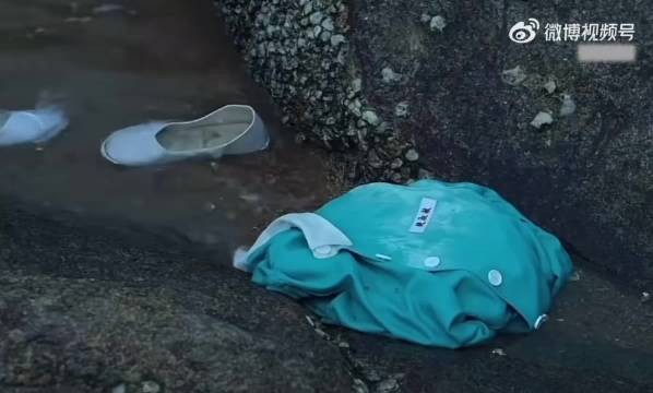 他知道就算他不开枪,她也游不过去,也活不了!