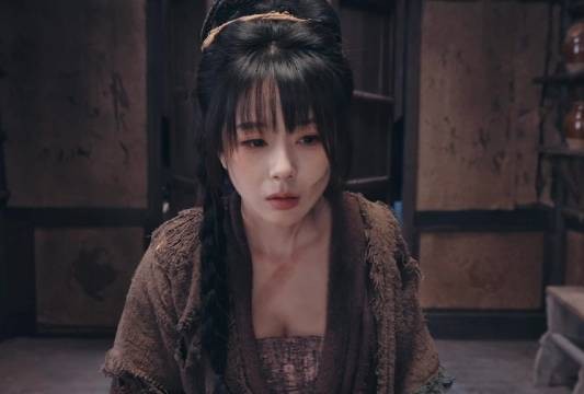 美女意外发现,地痞夫君竟是三界仙尊,前面多瞧不起后面就有多巴结!
