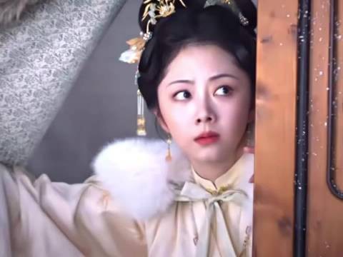 兰香如故吻戏来了，林大爷使出浑身解数，终于等到兰香的呼唤，结果只敢亲脸啊