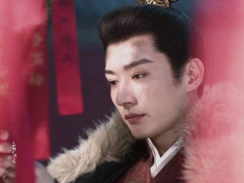 为什么感觉随着兰香对大爷的感情加深 大爷都越来越好看了