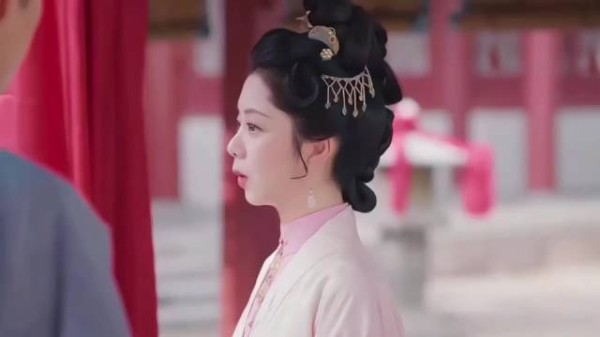 救完这个救那个兰香有在对林大爷改观,也在慢慢接受林家,真心帮林家妹妹
