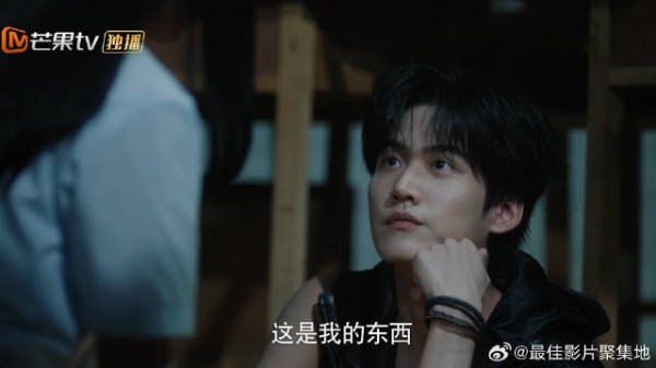 陆西骁找到周挽补课地方 步步紧逼强势壁咚,周挽害羞不敢直视