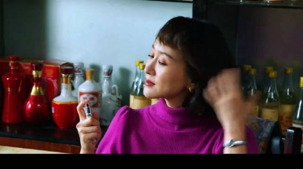 男人抱着小三的孩子回归,没想到前妻竟然接纳他和孩子