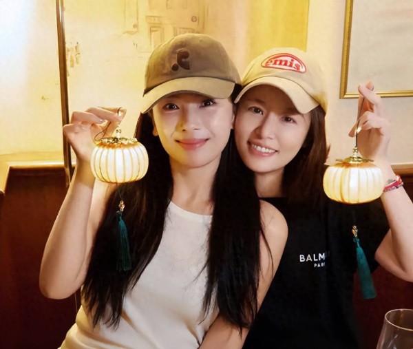 中秋佳节,刘涛与林心如合体, 友谊万岁!