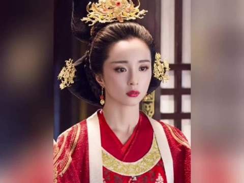 曼陀投奔宇文护反遭折辱，谁料归途竟撞上命运馈赠！ 因为一个片段看了整部剧