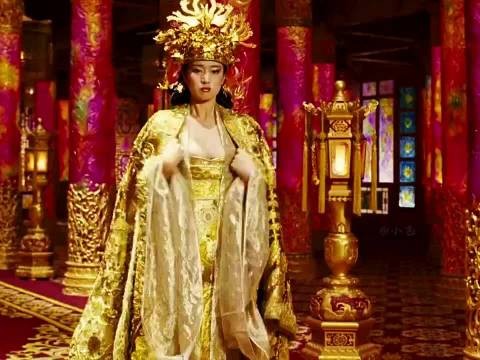 皇后终于卸下了伪装
