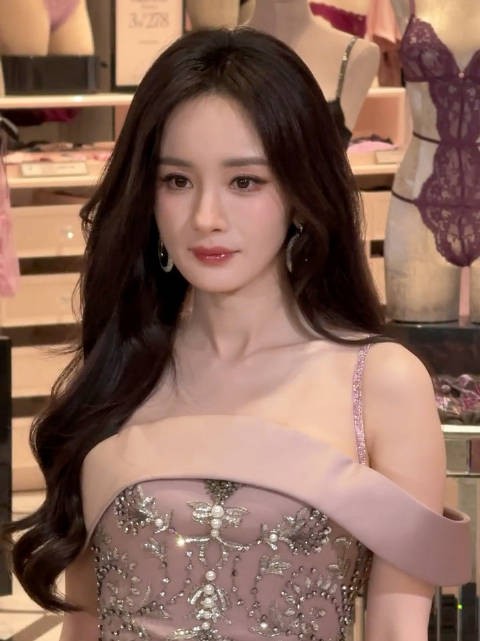 美得太过分了!好闪耀的公主