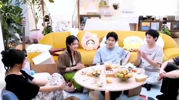 刘昊然告状李兰迪扑粉,连声道歉
