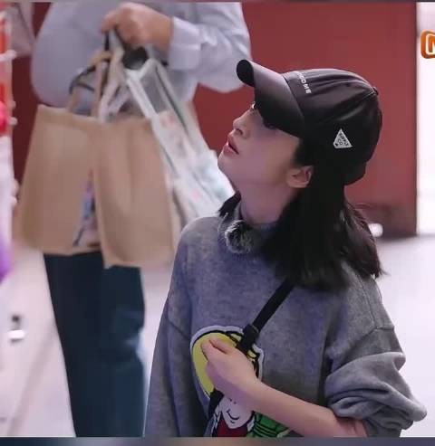 林依晨买东西不执着于讲价，她真的很有智慧很有魅力！