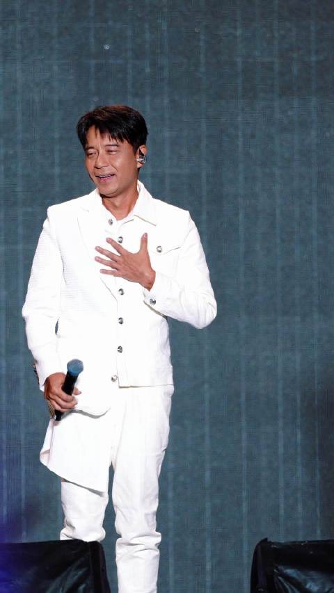 李克勤演唱会,因为天气原因,迟到2小时