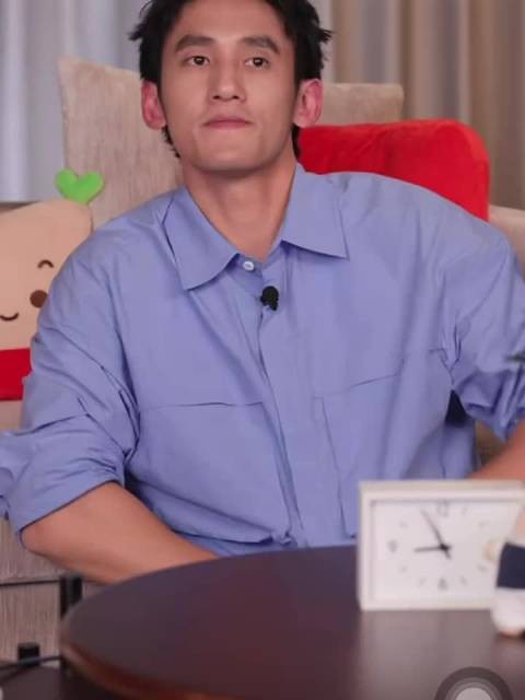 郑钦文小红书直播又唱歌啦,很可爱的歌声