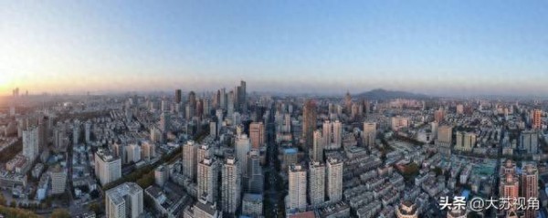 中秋当晚南京酒店民宿挤进全国热门，秦淮河上的“李白”立了大功