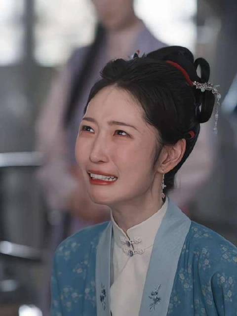 “旁人皆唤她大奶奶，唯独青葙始终称她为小姐”
