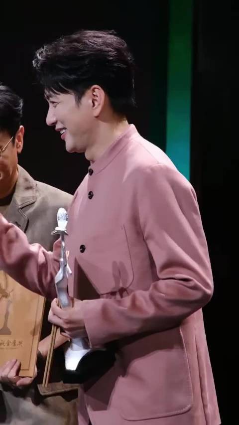 王仁君加油，台词功底这么强，演技又好的男演员，早晚有一天会被更多人喜欢！