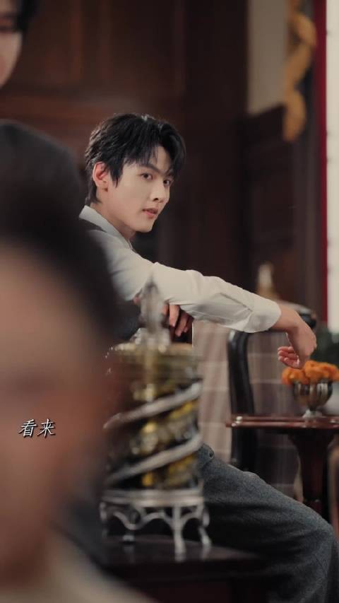 江怜身负血海深仇，周旋沈家兄弟寻公道