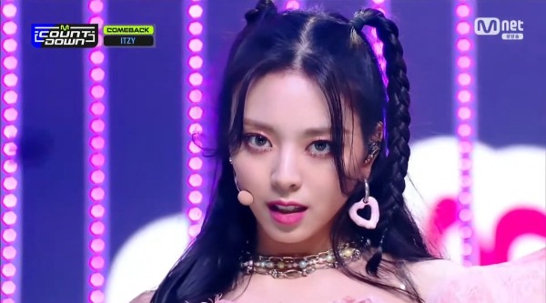 五年前的今天(210930),属于完全 ITZY 风格的回归舞台