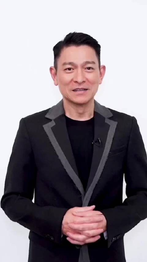 光芒万丈的完美偶像