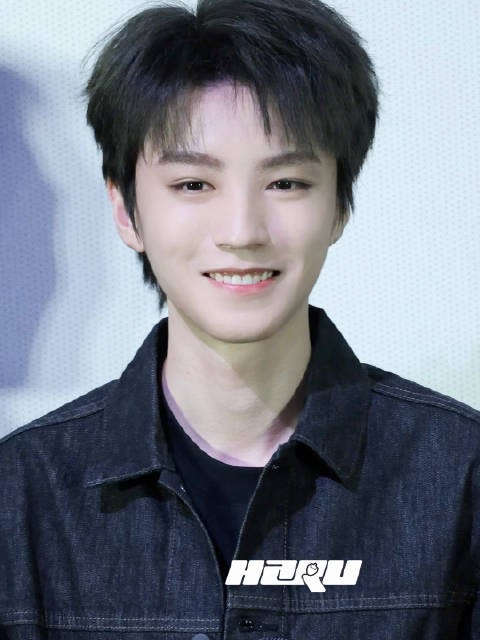 天啊这个Karry今天也太开心了点 乐啥呢乐啥呢！
