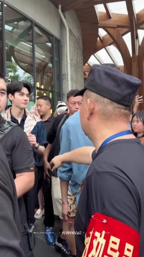 龚俊花少旅途暖心照料伙伴，地球超新鲜真诚赞美