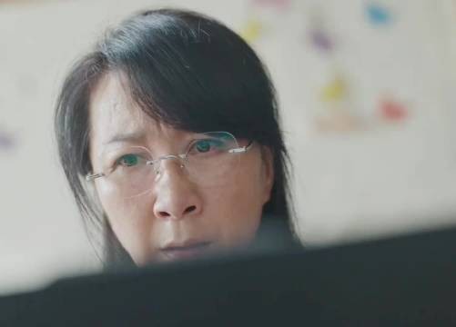 女儿惨死后，母亲为了复仇，操控仇人成为天谴者，这PUA也太明显了！